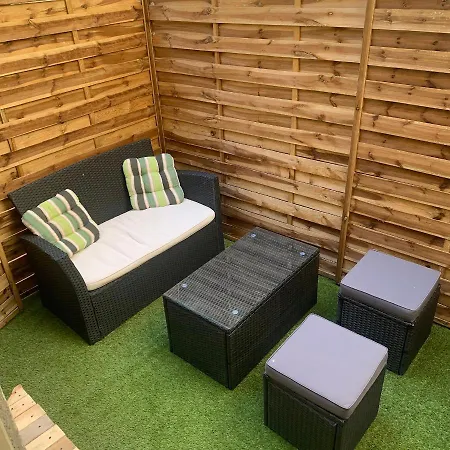 Avec Terrasse Au Coeur De - Serviettes Draps Menage Inclus Daire *